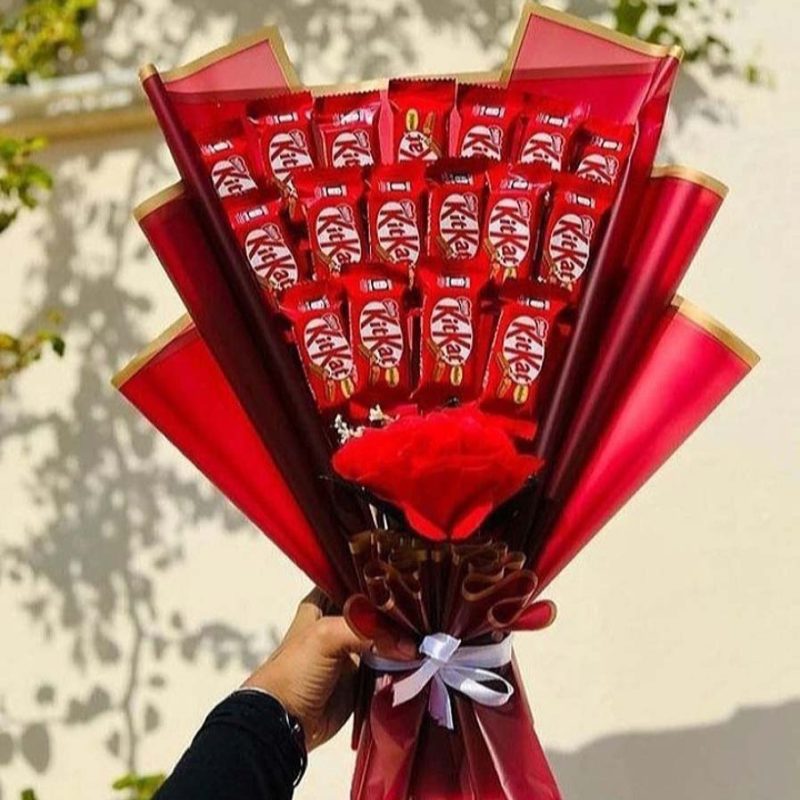 Kit Kat & Roses Bouquet